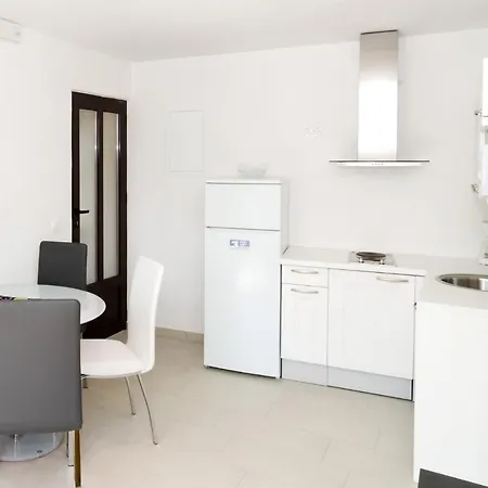 With A Parking Space Mlini, Dubrovnik - 8542 مْليني